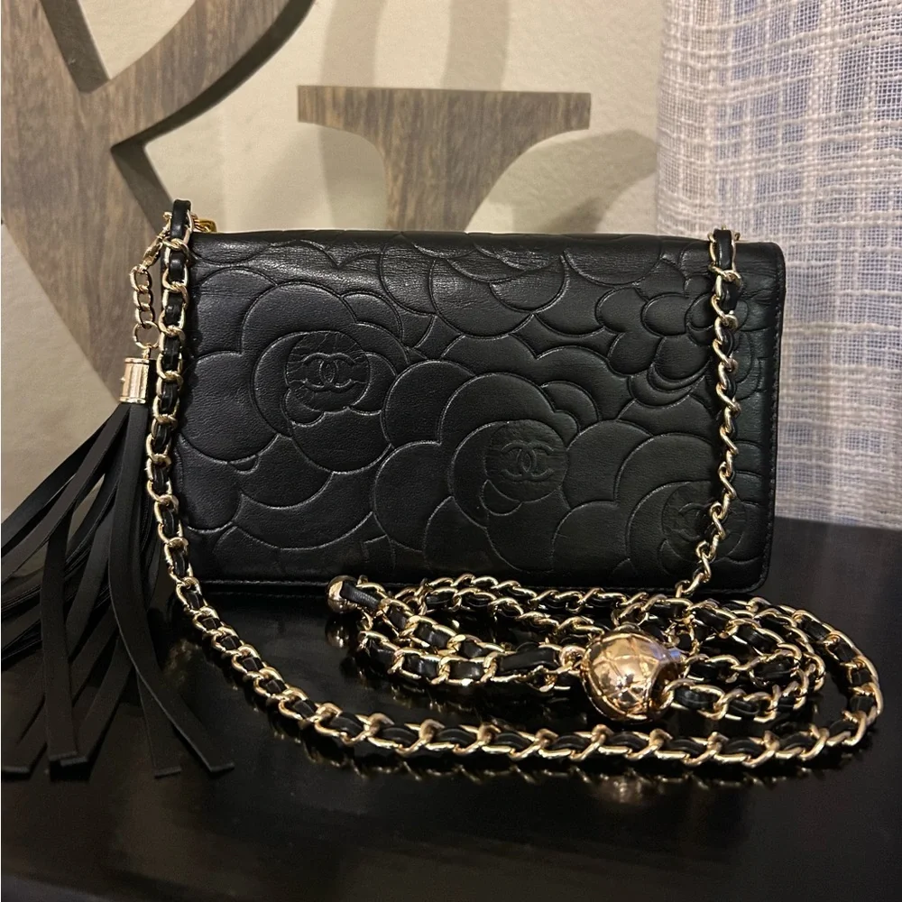 CHANEL 🖤⚜️chanel camellia